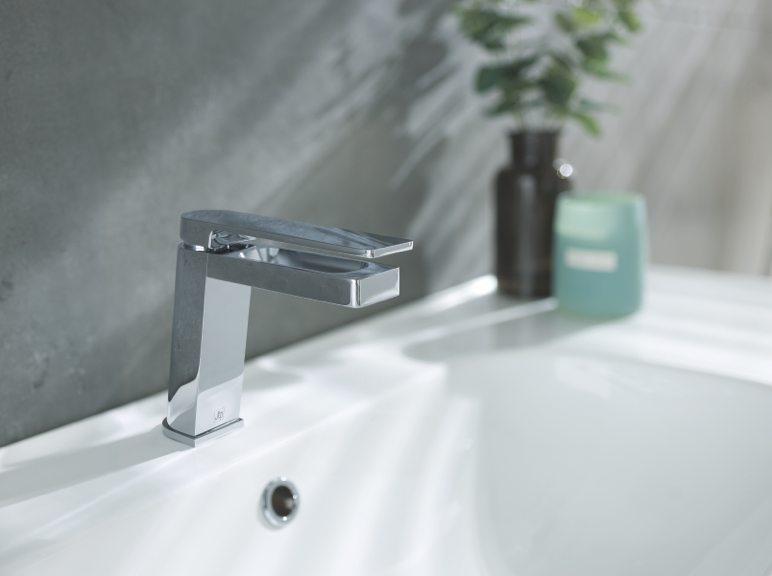 JTP AXEL Chrome Single Lever Basin Mixer ‰ÛÒ Select Handle Colour