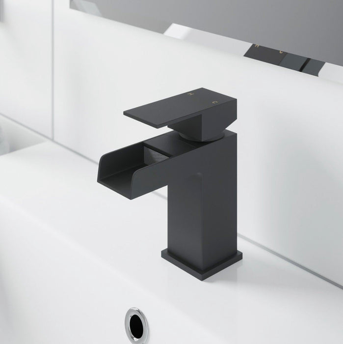 Simbu Waterfall Noir Mono Basin Mixer